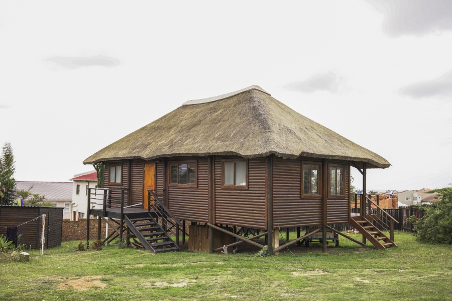 2 Bedroom Property for Sale in Wavecrest Eastern Cape